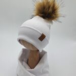 Czapka z pomponem miód brąz z kominem prążkowana dziecięca biała