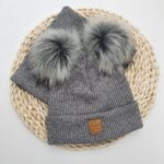 Czapka dziecięca z szarymi pomponami i komin zimowy szare