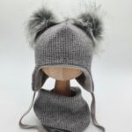 Czapka wiązana dziecięca z pomponami szarymi i komin zimowy szary