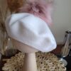 Beret dziewczęcy z pomponem różowym