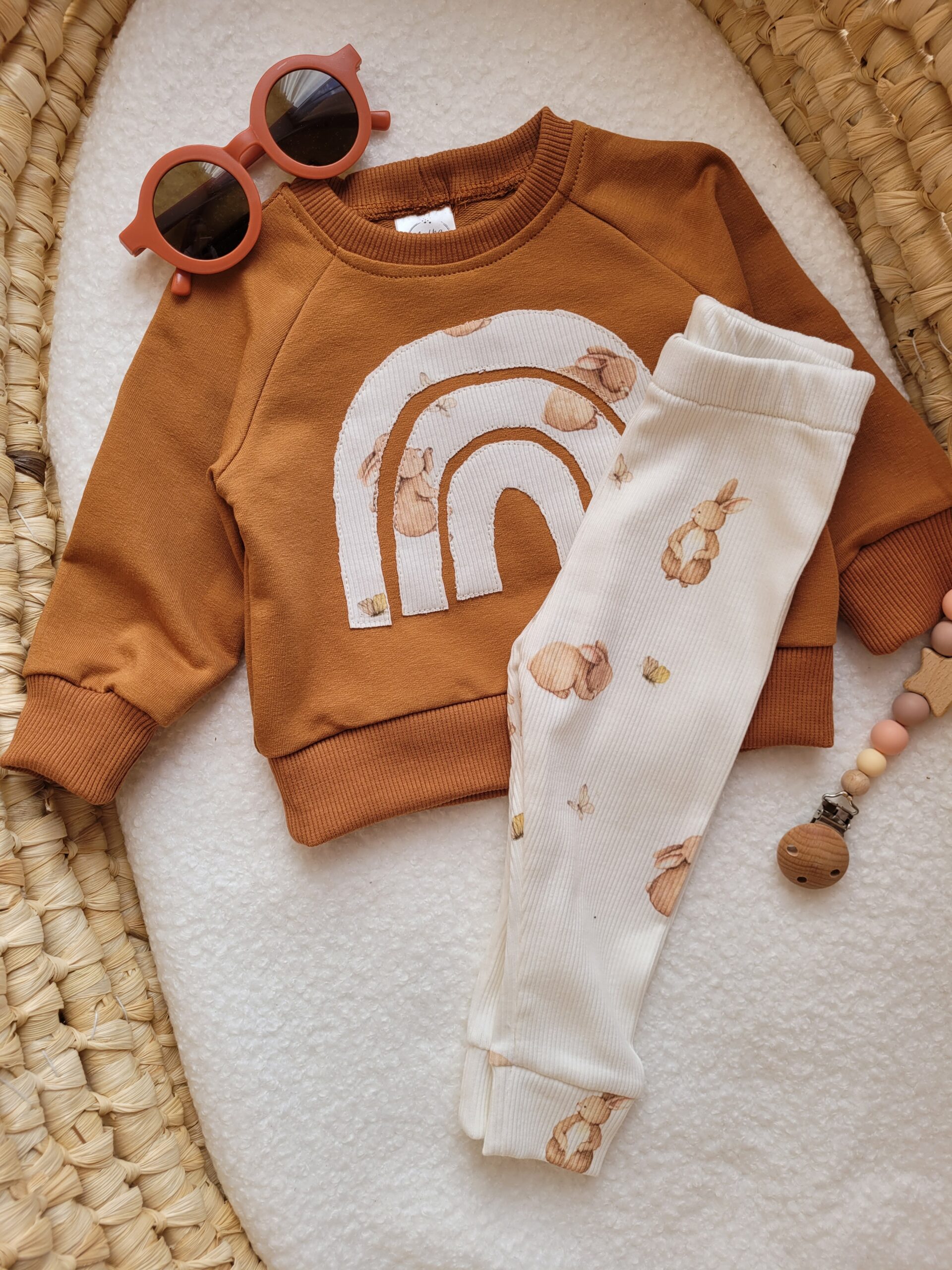 Bluza z tęczą i legginsy prążkowane Sweet Bunny