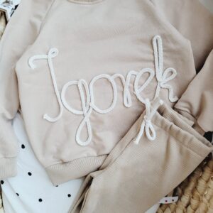 Bluza i legginsy dla chłopca z napisem Igorek, kolor beżowy