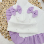 Czapka dla dziewczynki z uszami i perełkami z chustą z falbanką - lawenda