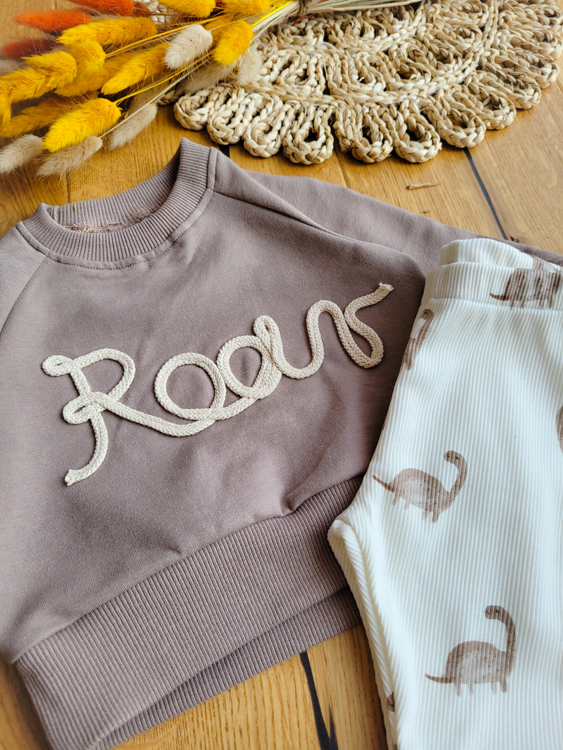 Bluza dziecięca Roar i legginsy prążkowane dinozaury - obrazek 3