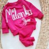 Bluza z napisem Milenka i legginsy prążkowane fuksja
