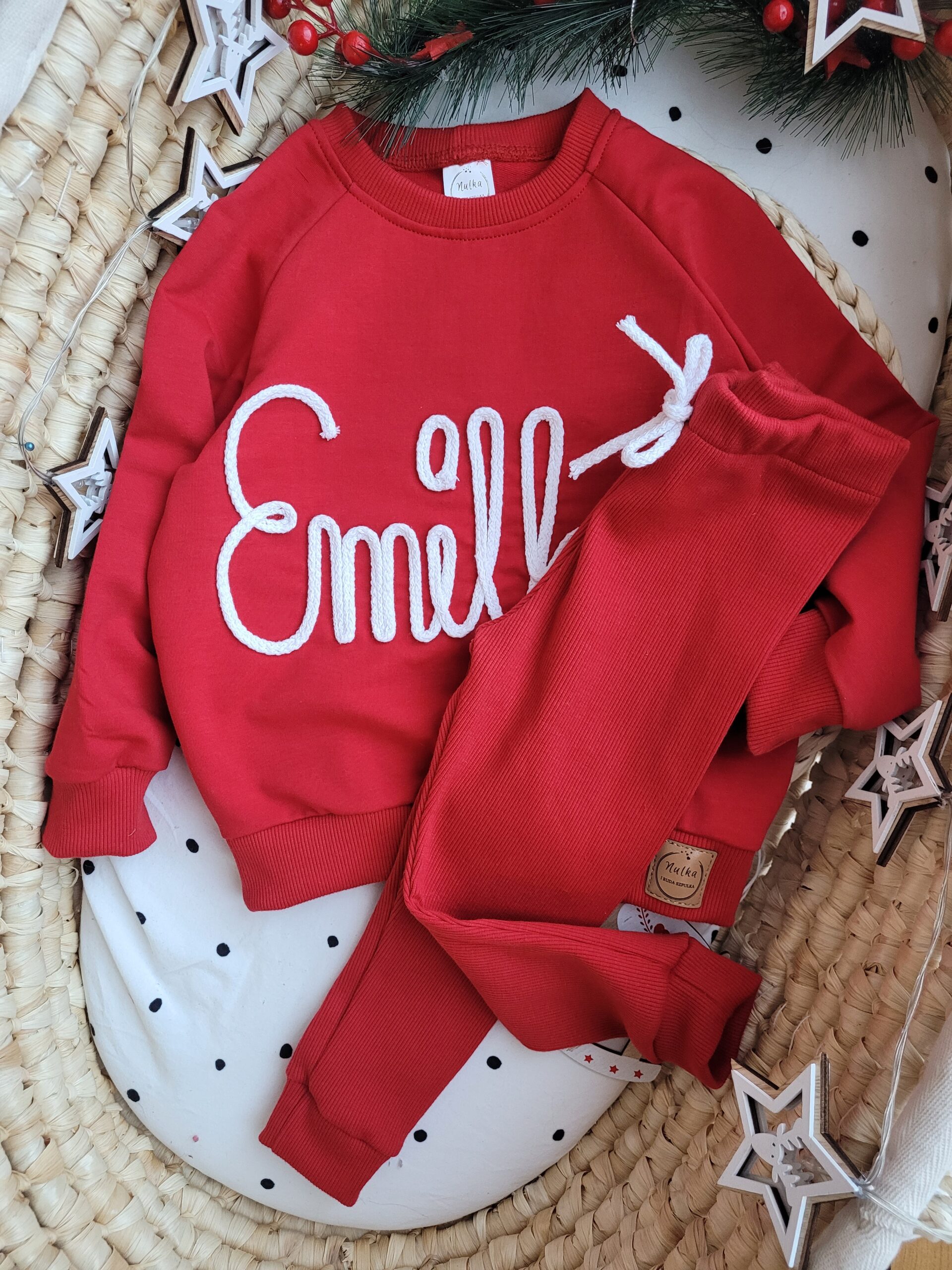 Bluza i legginsy dla dziewczynki z napisem Emilka, kolor czerwony