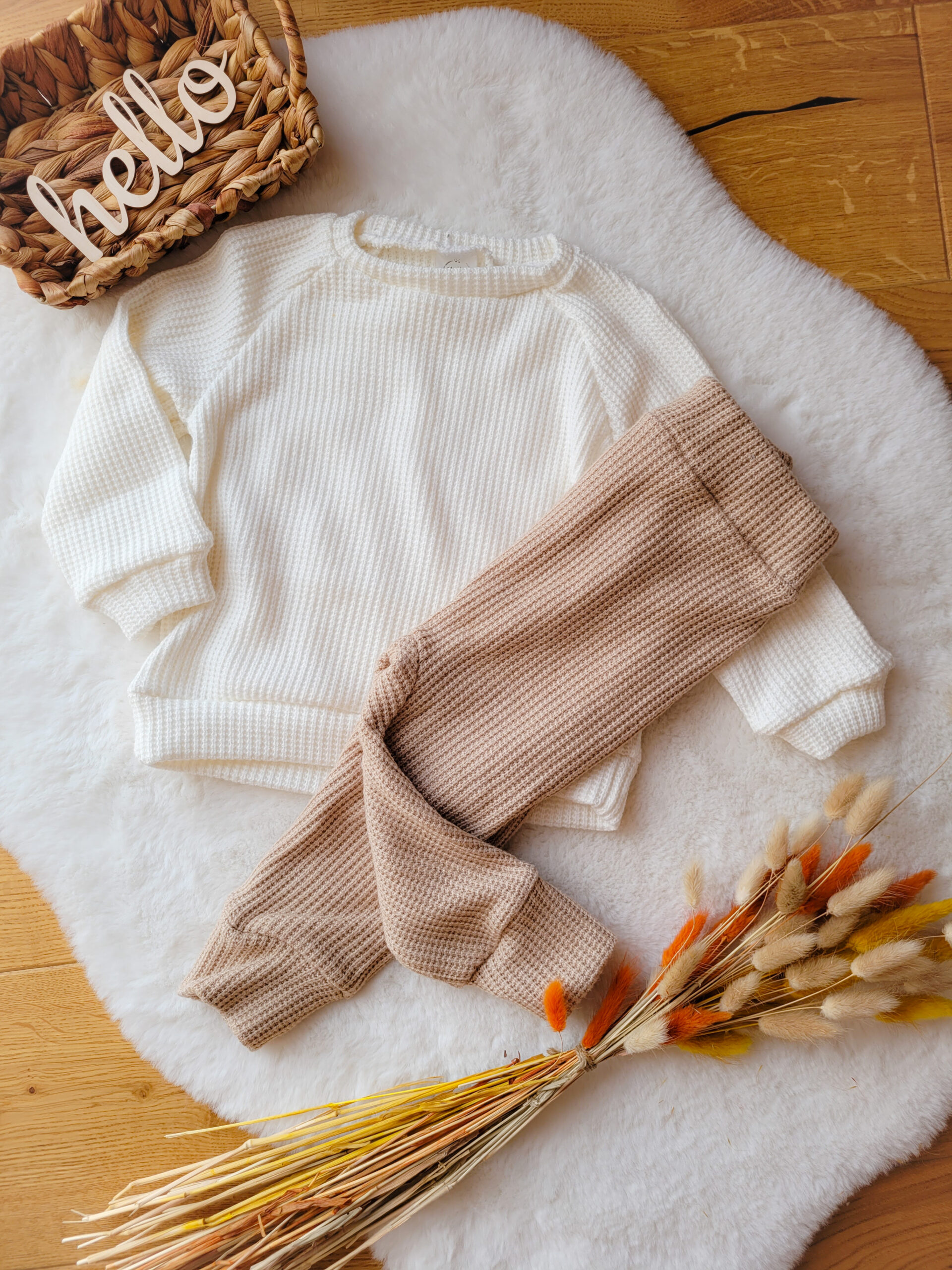 Sweterek dziecięcy classic i spodnie ecru beż