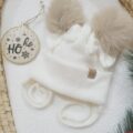Czapka zimowa dla dziewczynki ecru pompony beż