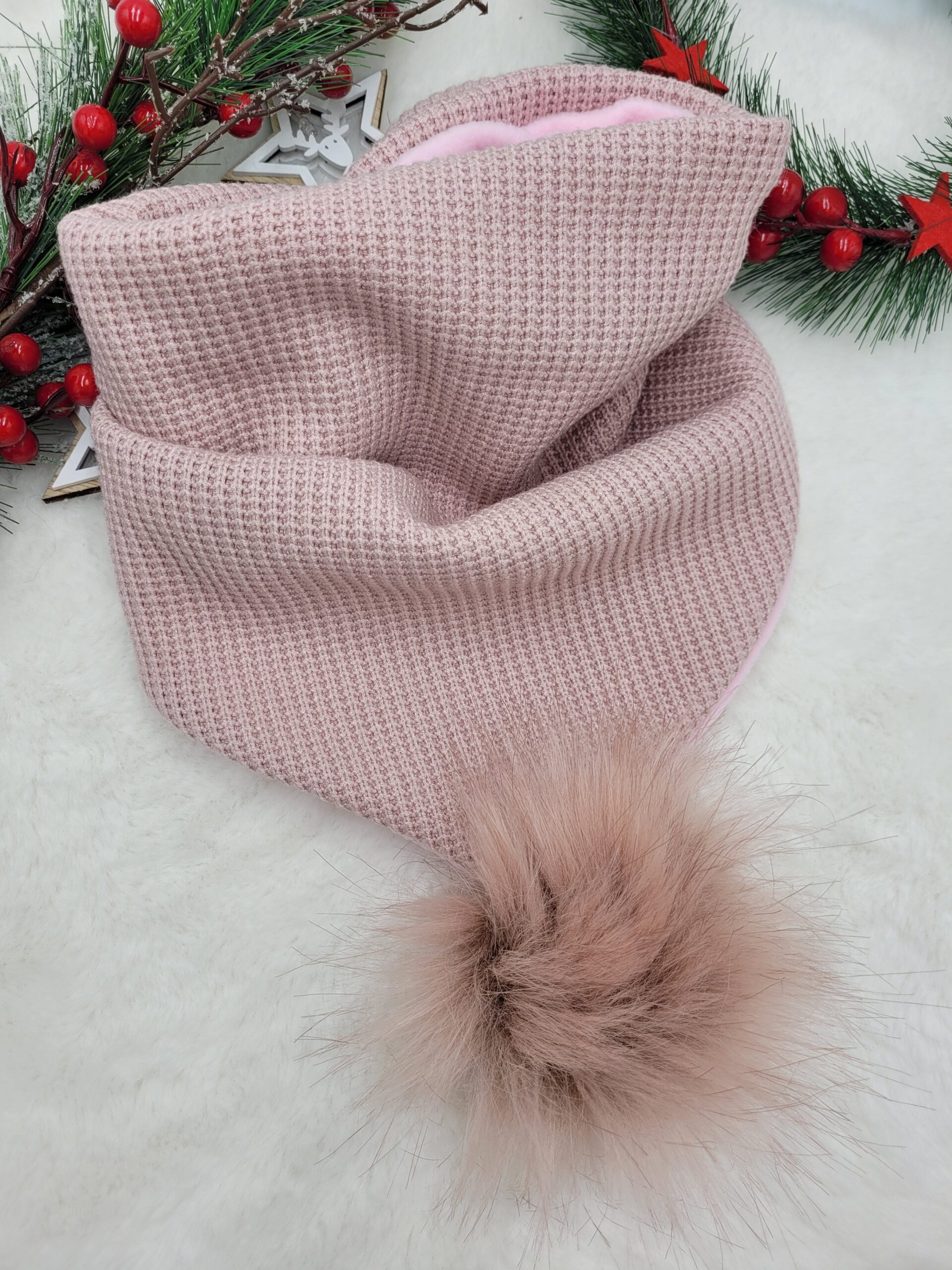 Chusta zimowa pastel pompon różowy