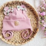 Czapka wiązana dla dziewczynki Malowane róże brudny róż