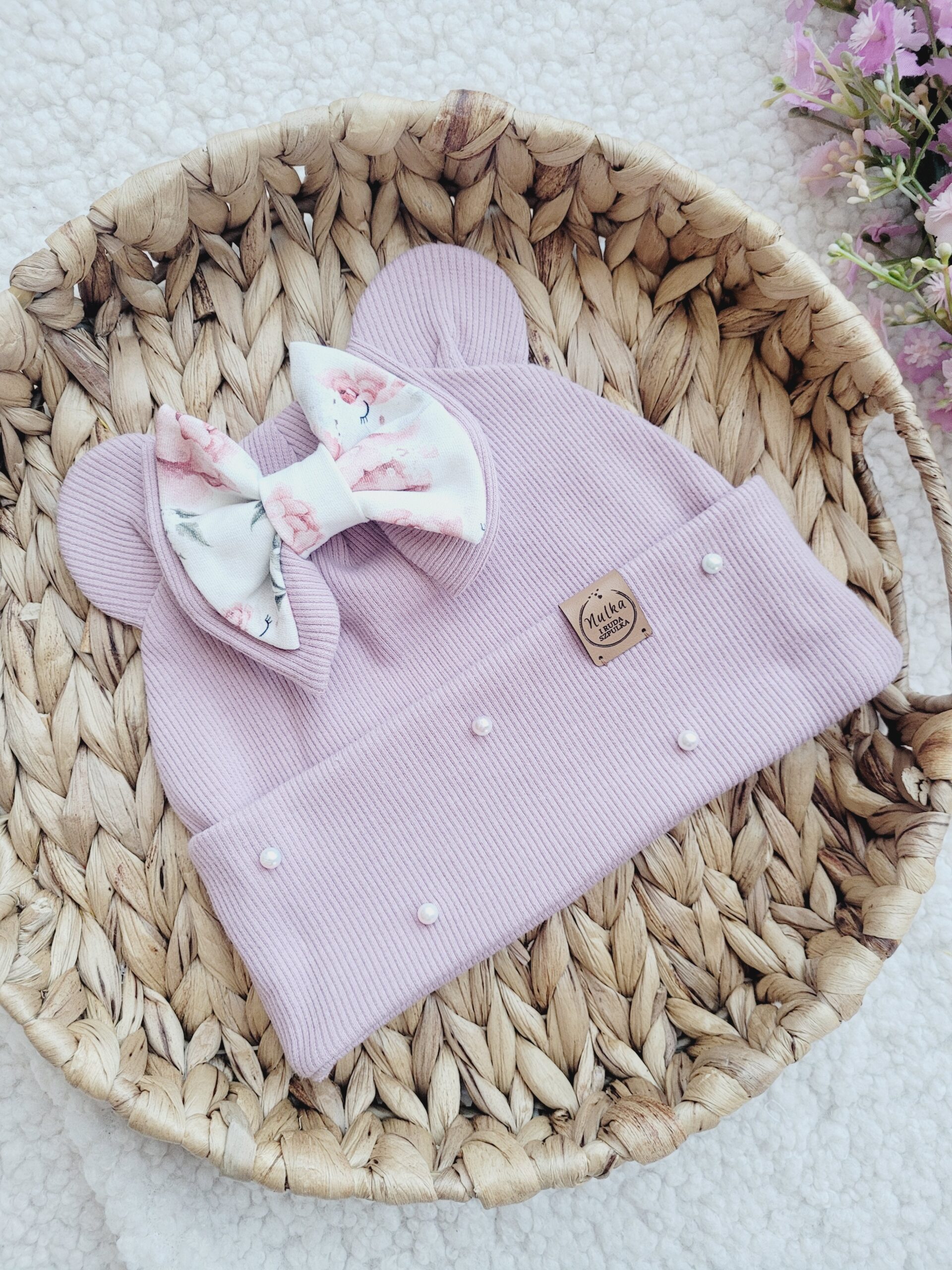 Czapka dla dziewczynki z kokardką Peony perełki pastelowy róż