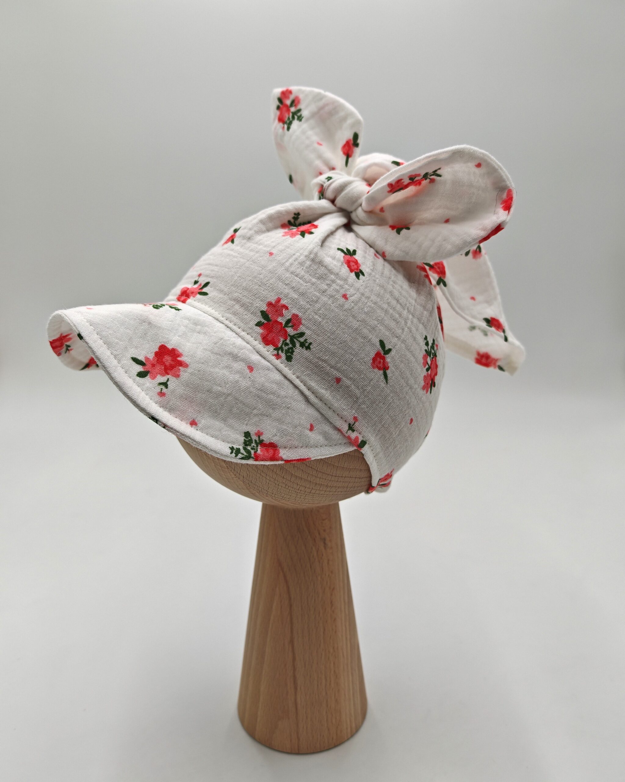 Chustka z daszkiem dla dziewczynki Koralowe kwiaty