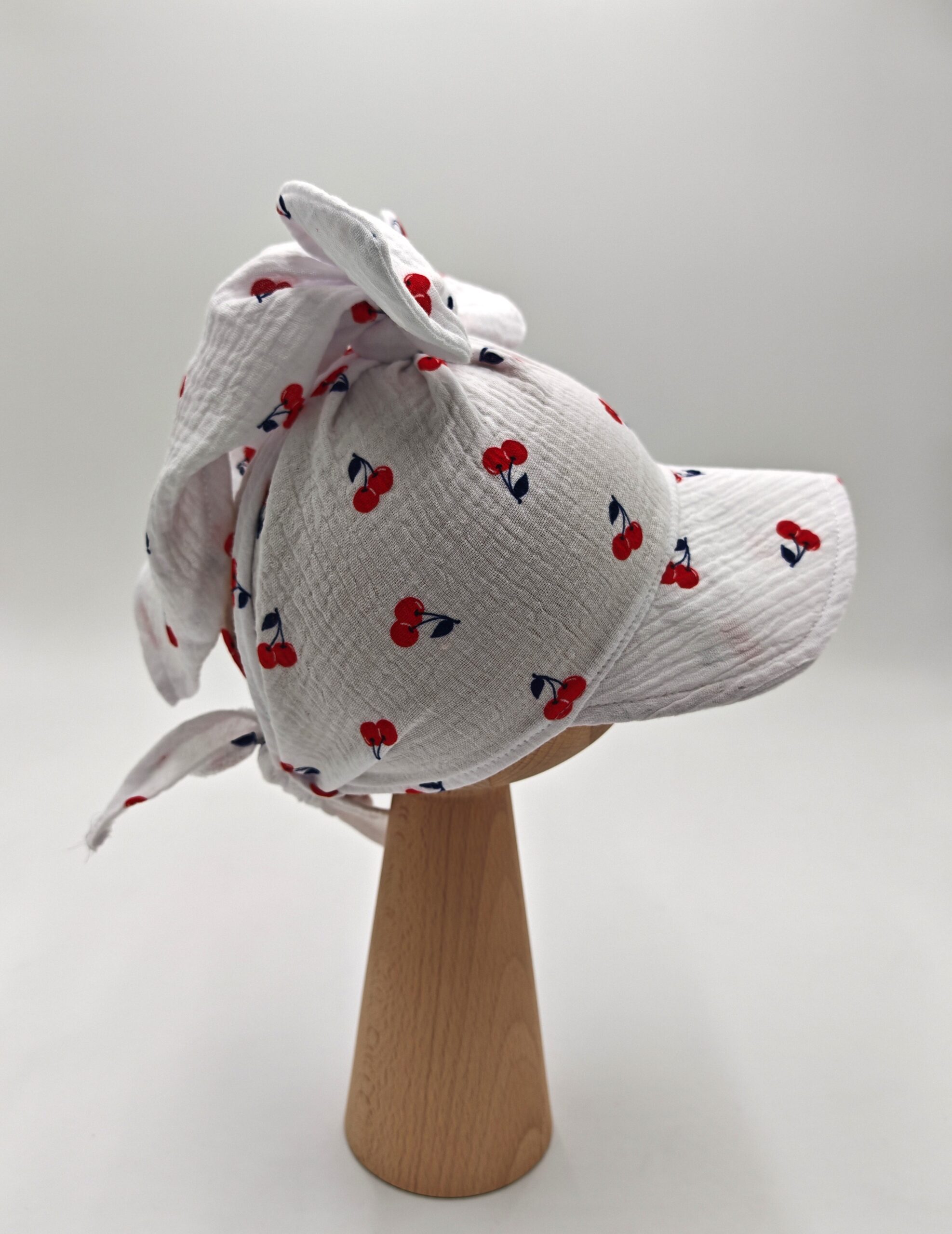 Muślinowa chustka dla dziewczynki wisienki