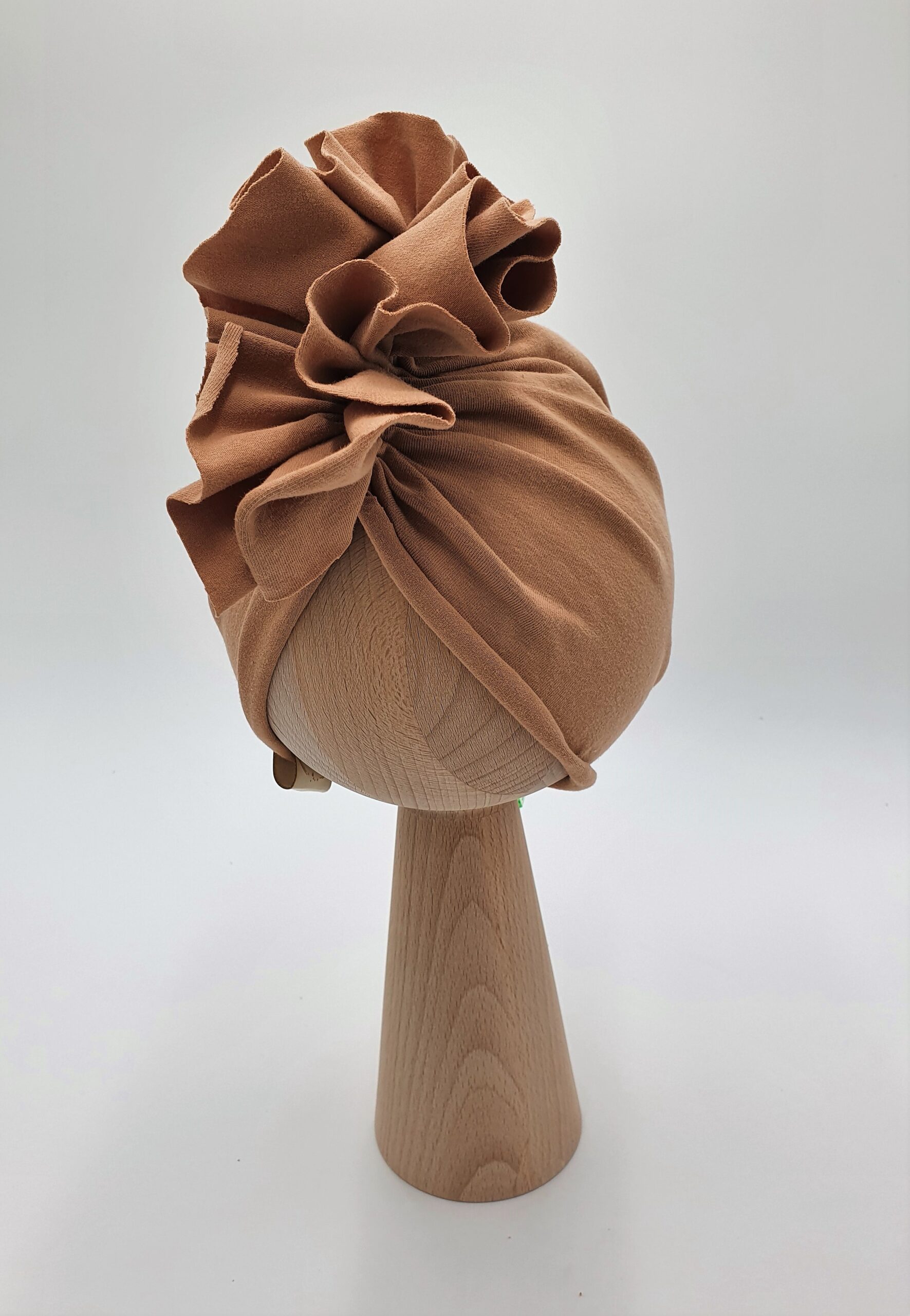 Turban z falbanką karmel