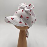 Wiązana chustka muślinowa dla dziewczynki wisienki