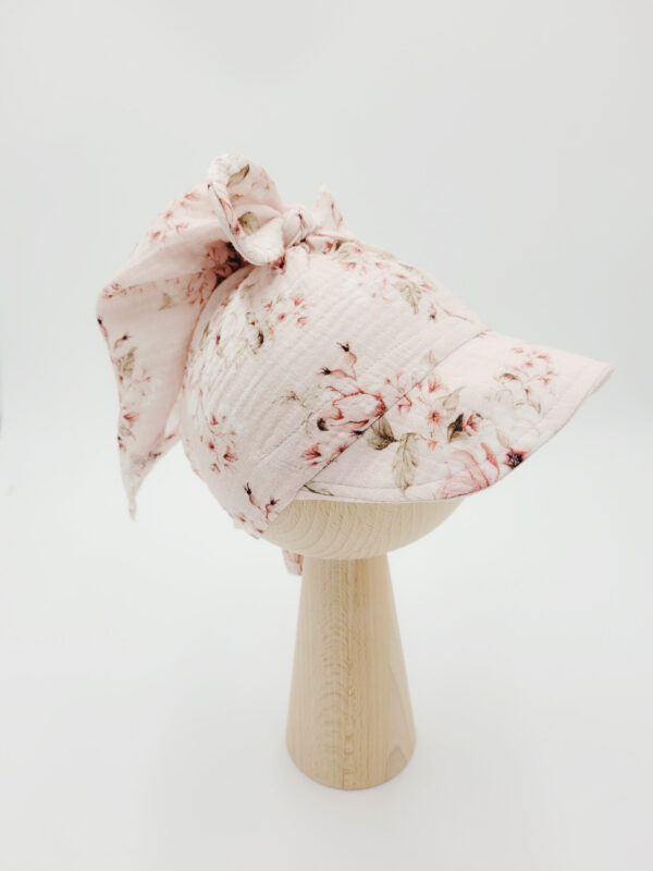 Chusta-z-daszkiem-wiazana-Rosie-roz-scaled-1.jpg