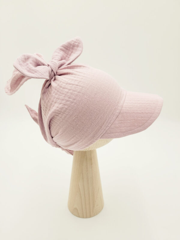 Chustka-z-daszkiem-wiazana-wrzosowy-roz-scaled-1.jpg