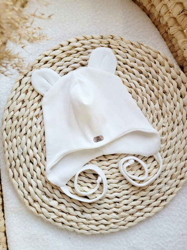 Czapka pilotka prążkowana misiowe uszy biel