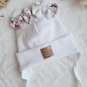 Czapka dla dziewczynki z uszkami i kokardkami Bukiety Różane - kolory