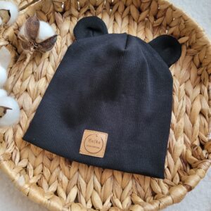 Czapka prążkowana prosta z uszkami czarna Czapka prążkowana prosta z uszkami czarna
