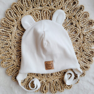 Czapka prążkowana prosta z uszkami i wiązaniem biała