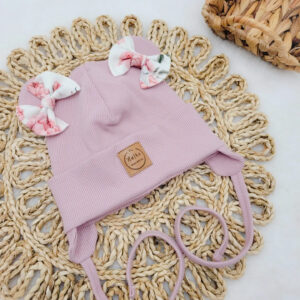 Czapka prążkowana dla dziewczynki z kokardkami Peony - kolory