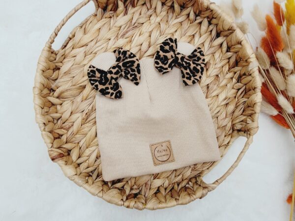 Czapka-prosta-prazek-jasny-bez-panterka-scaled-1.jpg Czapka-prosta-prazek-jasny-bez-panterka-scaled-1.jpg