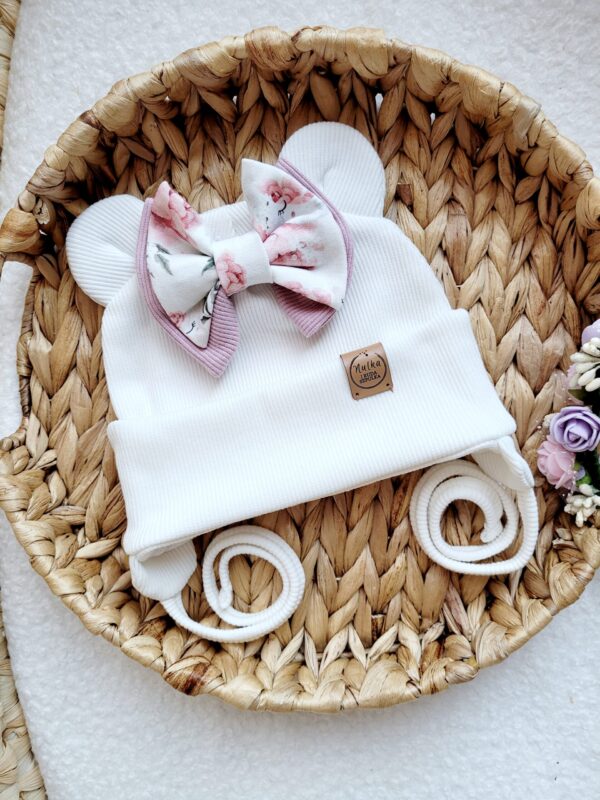 Czapka-wiazana-dla-dziewczynki-Peony-ecru-scaled-1.jpg