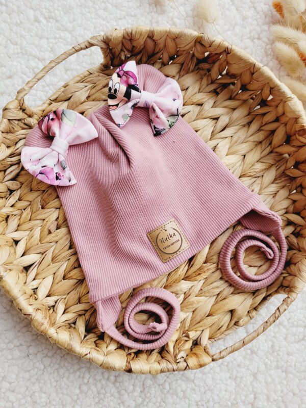 Czapka-wiazana-dla-dziewczynki-z-kokardkami-Minnie-brudny-roz-scaled-1.jpg