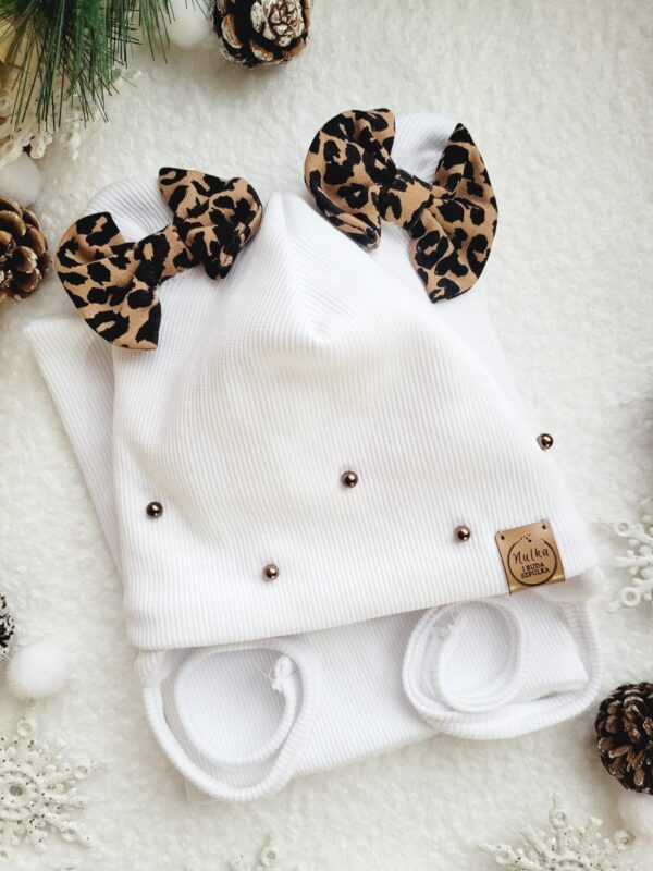 Czapka-wiazana-i-komin-bialy-dla-dziewczynki-panterka-perelki-scaled-1.jpg