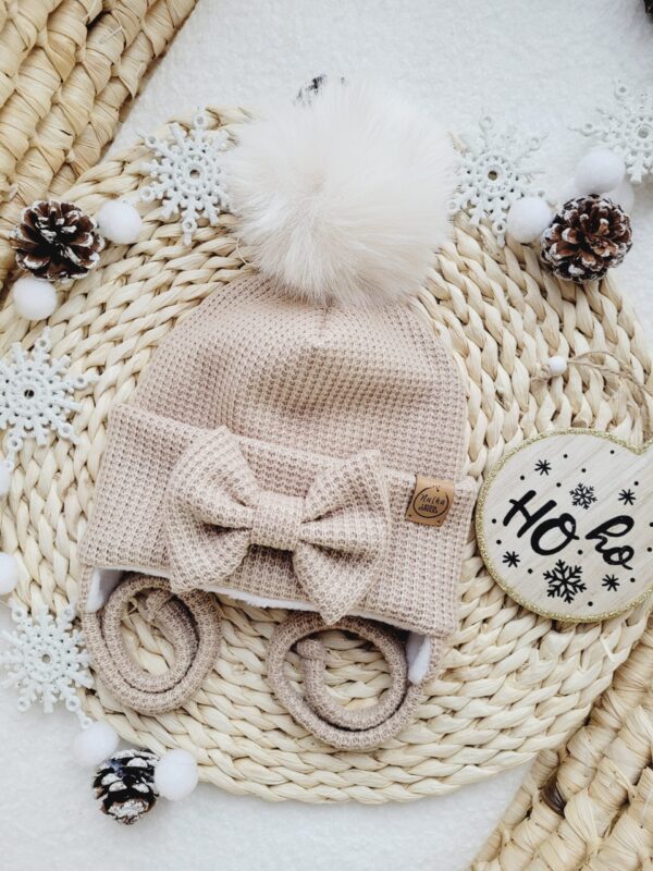 Czapka-zimowa-bez-dla-dziewczynki-pompon-wanilia-scaled-1.jpg