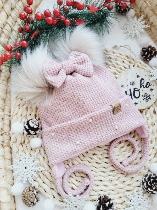Czapka-zimowa-dla-dziewczynki-roz-pastelowy-pompony-bez-palony-jasny-scaled-4.jpg