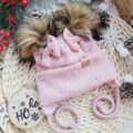 Czapka zimowa pastelowy róż z pomponami miód brąz kokardkami i perełkami