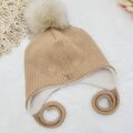 Czapka-zimowa-wiazana-karmel-pompon-bez-palony-scaled-1.jpg