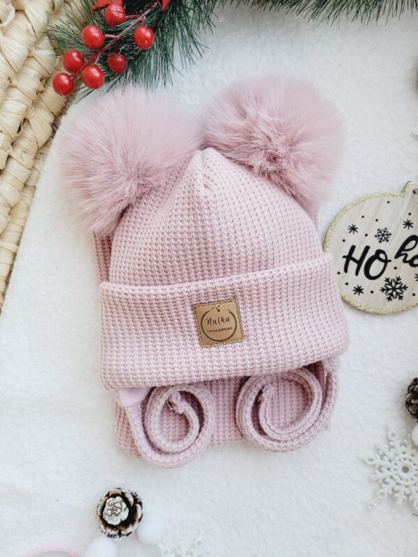 Czapka-zimowa-wiazana-pastelowy-roz-scaled-1.jpg