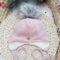 Czapka-zimowa-wiazana-roz-pastelowy-z-pomponem-szarym-scaled-1.jpg
