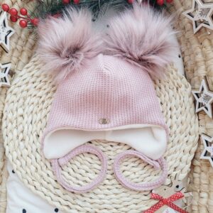 Czapka zimowa wiązana z pomponami - róż pastelowy