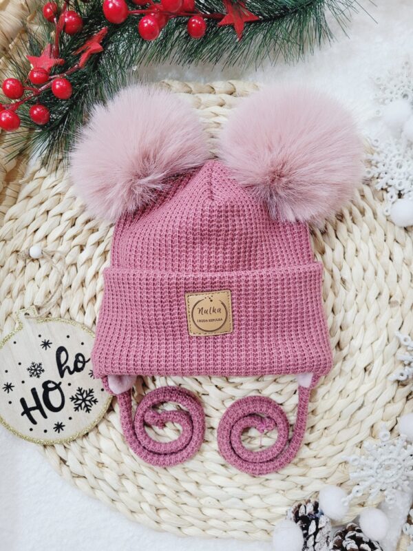 Czapka-zimowa-wiazana-wrzosowy-roz-pompony-pastelowy-roz-scaled-1.jpg