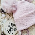 Czapka-zimowa-z-perelkami-dla-dziewczynki-pastelowy-roz-scaled-1.jpg