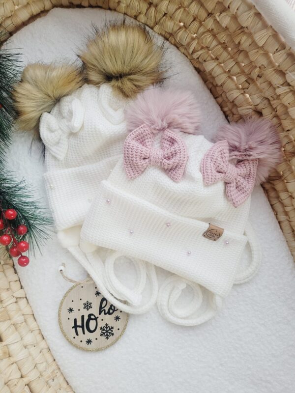 Czapki-zimowe-dla-dziewczybki-ecru-scaled-1.jpg