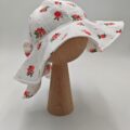 Kapelusz-dla-dziewczynki-muslinowy-Koralowe-kwiaty-scaled-1.jpg