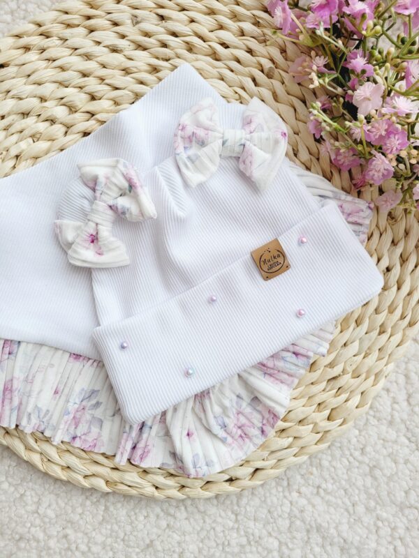 Komplet-dla-dziewczynki-Old-Roses-bialy-scaled-1.jpg