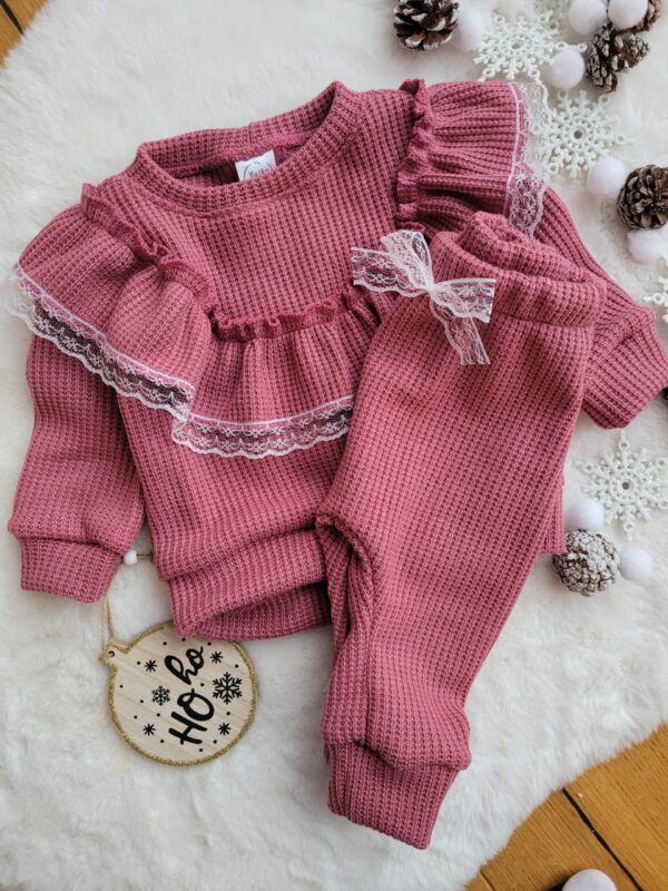 Komplet dziecięcy z falbanką róż wrzosowy Komplet dziecięcy z falbanką róż wrzosowy