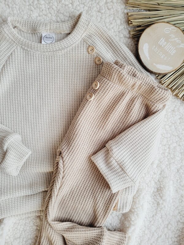 Komplet sweterkowy z guzikami jasny beż, beż