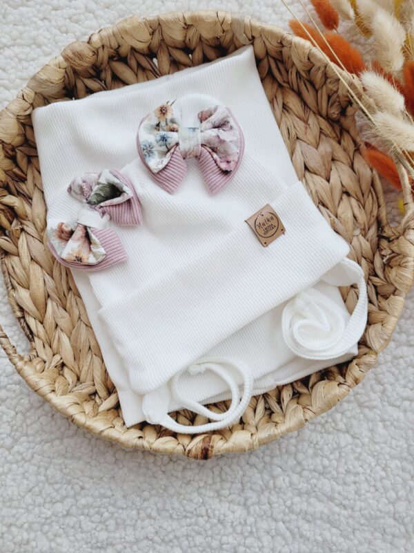 Komplet-wiazany-dla-dziewczynki-z-kokardkami-Purple-garden-ecru-scaled-1.jpg
