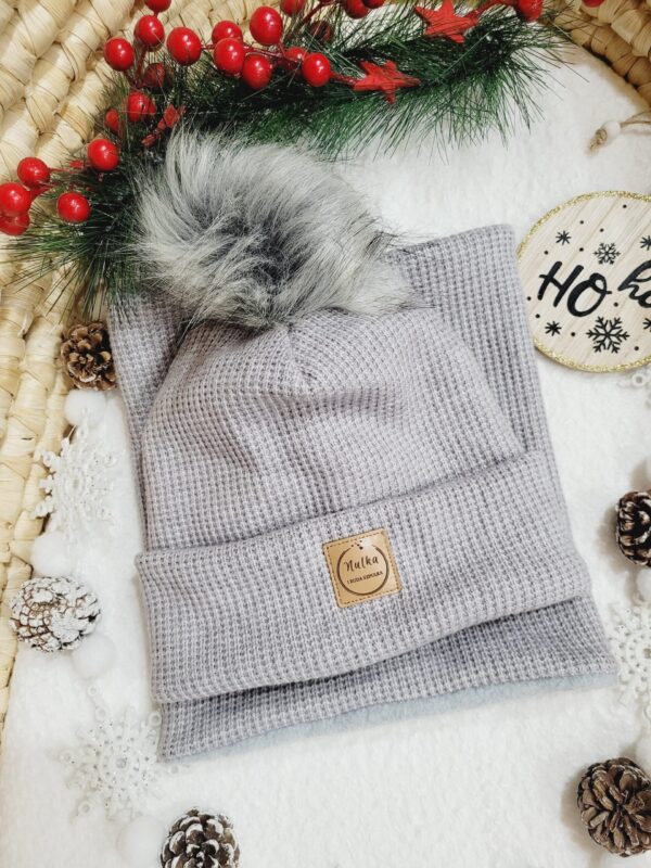 Komplet-zimowy-szary-melanz-jasny-pompon-szary-scaled-1.jpg