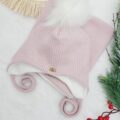 Komplet-zimowy-wiazany-roz-pastelowy-pompon-bialy-scaled-1.jpg