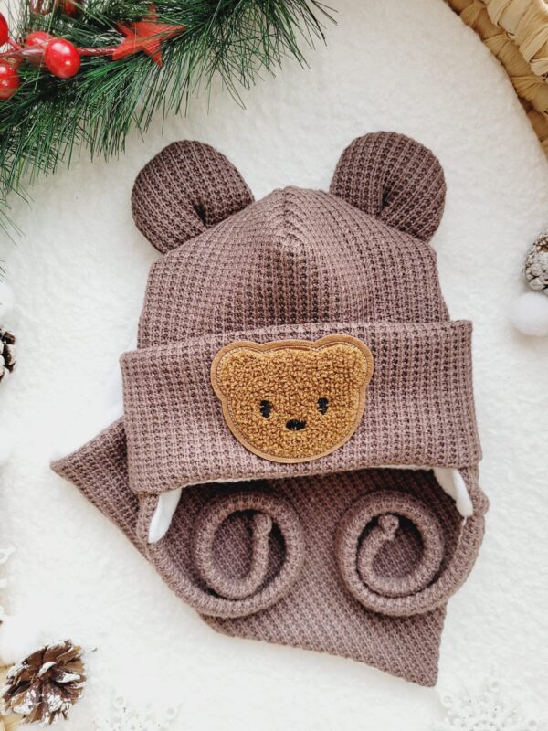 Komplet-zimowy-z-misiowymi-uszkami-i-naszywka-cappucino-scaled-1.jpg
