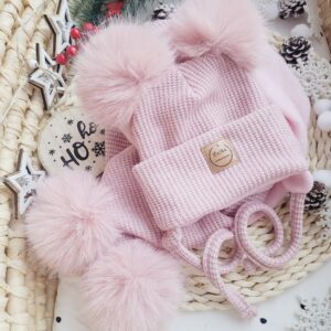 Komplet zimowy wiązany z pomponami dla dziewczynki - róż pastelowy