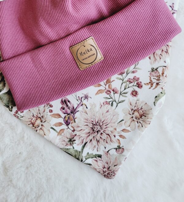 Wrzosowy róż dalie